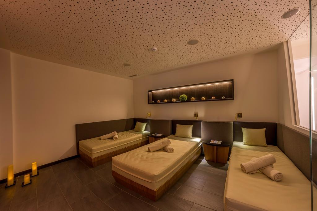 Dominik Alpine City Wellness Hotel - Adults Only Bressanone Exterior photo